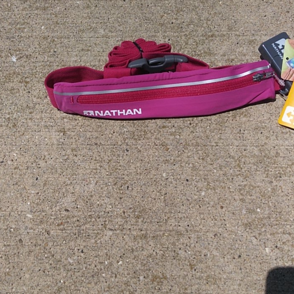 Compact expandable running pak pink